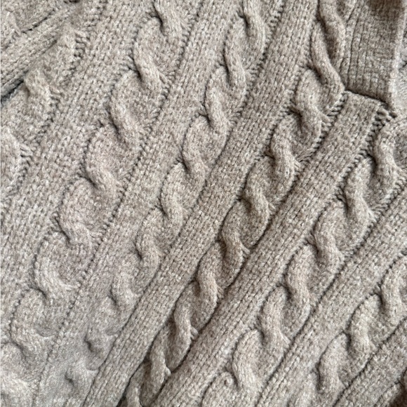 Abercrombie & Fitch Beige Cable Knit Cardigan - Picture 3 of 4